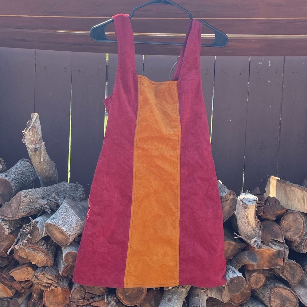 Dress. - Picture 2 of 3